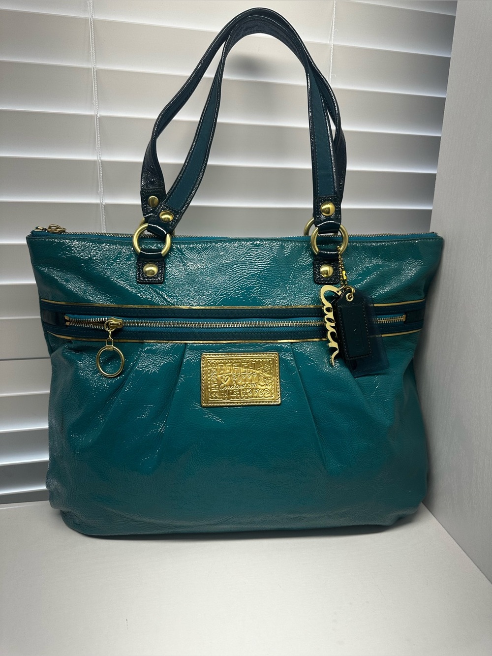 Coach Poppy Daisy “ Liquid Gloss” Pocket Tote - Picture 3 of 16
